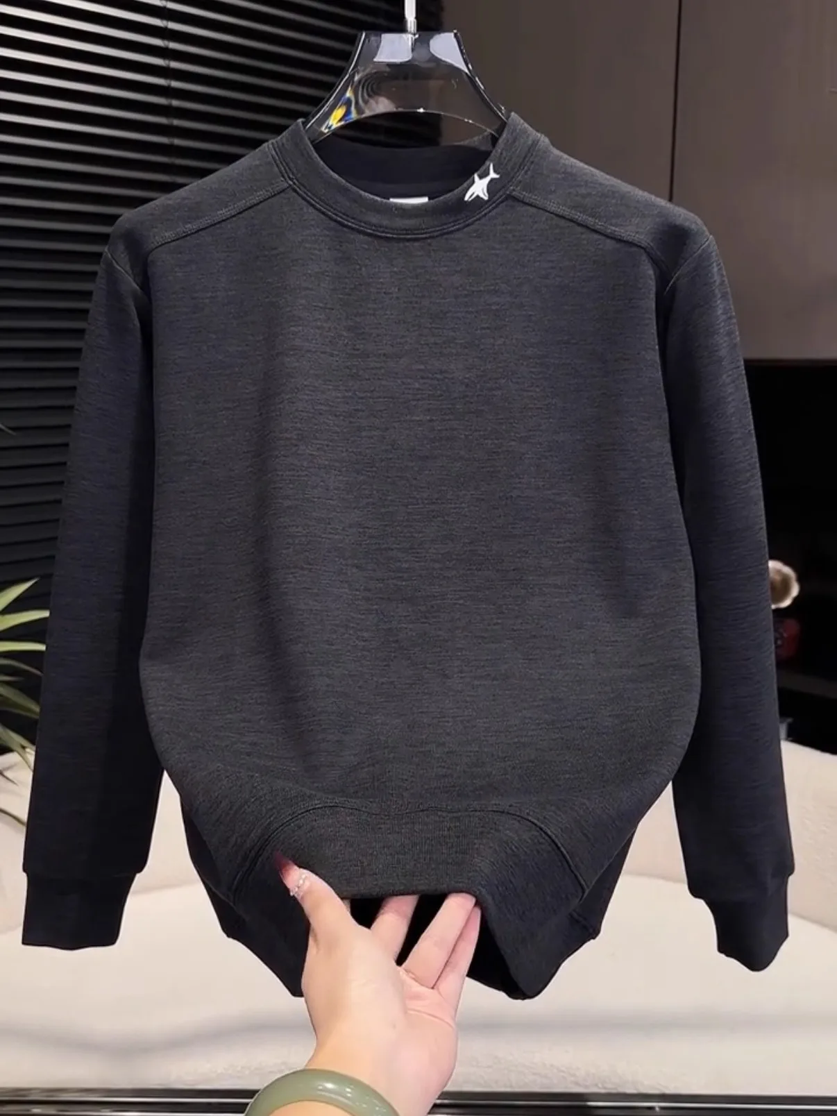 

Зимний новый круглый Ne Embroidered Cloud Fluffy Long Sve Свободный крой Теплая основа irt Повседневная смесь хлопка и полиэстера