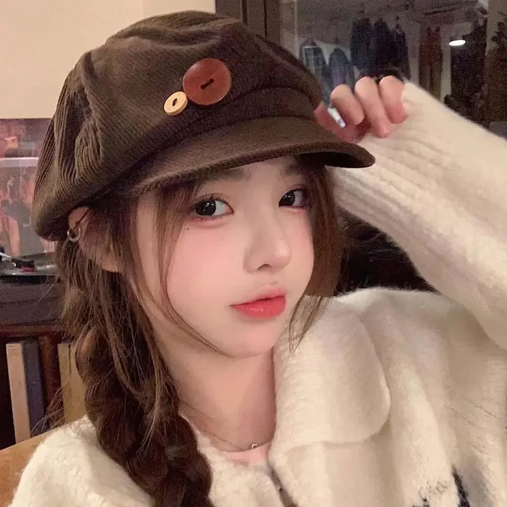 Retro Button Corduroy Hat Keep Warm and Windproof Octagonal Cap Season Versatile Face-enhancing Little Painter Cap Newsboy Hat