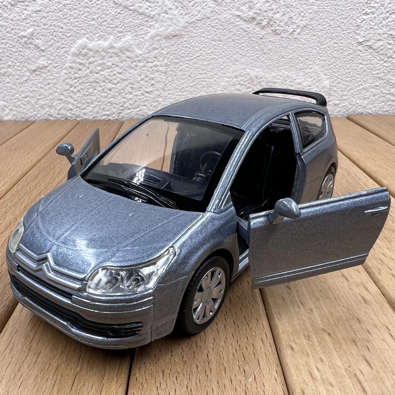 1:32 Citroen C4 SUV Alloy Car Model Diecast Metal Classic Vehicles Car Model Simulation Collection Childrens Toy Gift Decoration