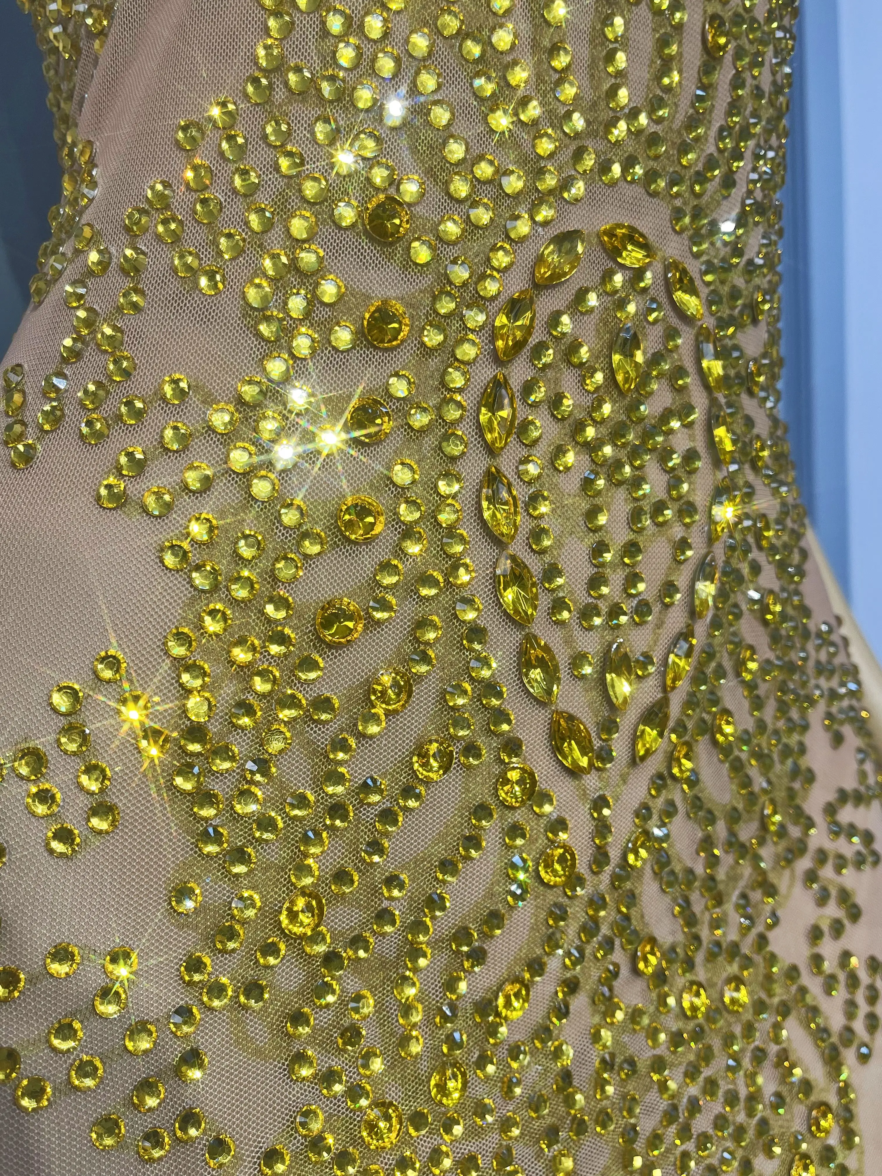 Scintillant or strass Sexy culture nue maille robe haut de gamme soirée Cocktail robe élégante tapis rouge Costume Dajin