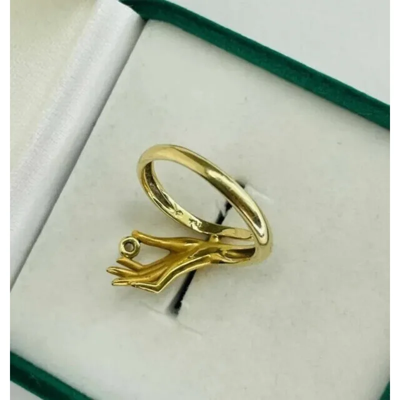 925 silver ring, handcrafted, with a small moissanite as the main stone, accompanied by a certificate, and customizable. view 4