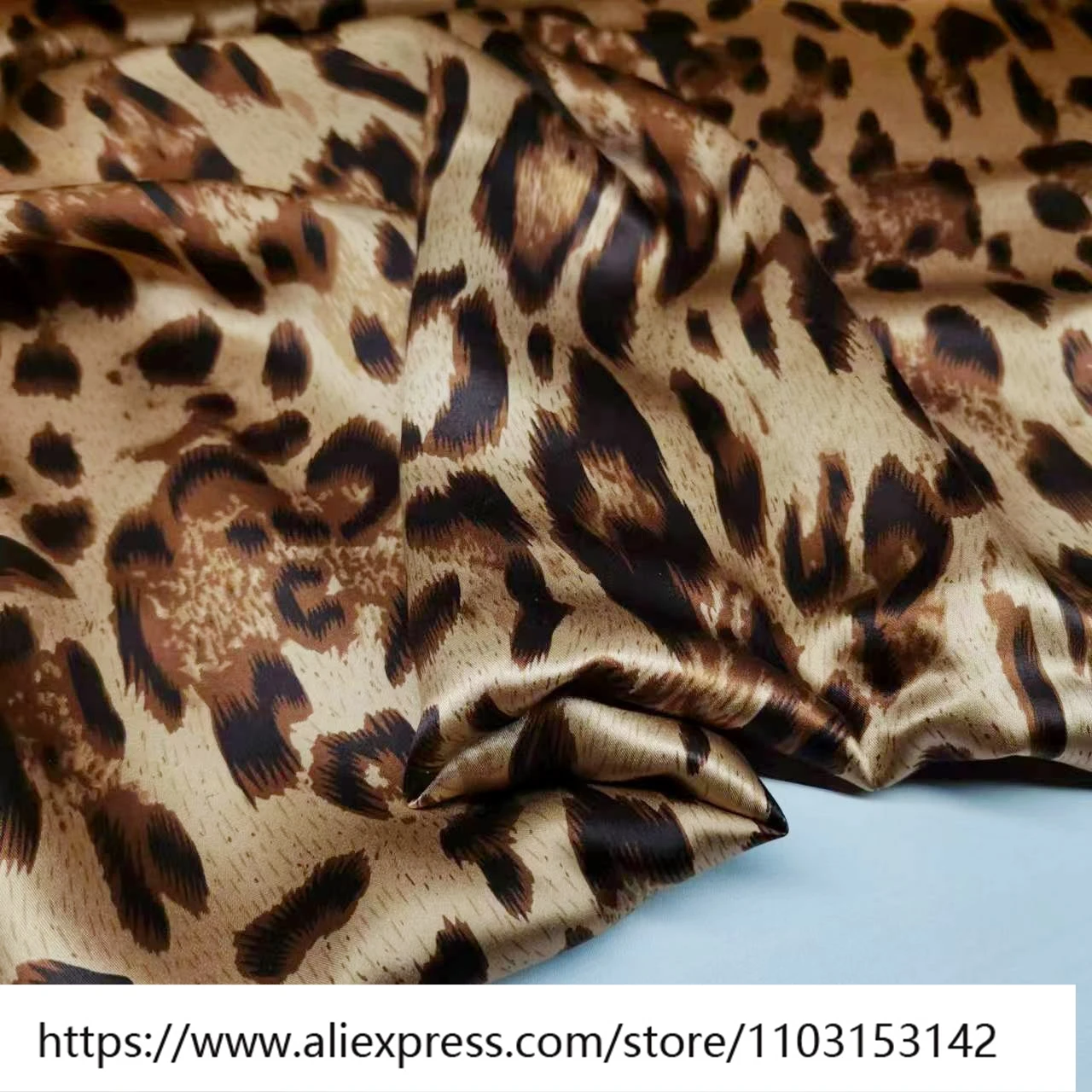 

Designer Sewing Fabric Lightweight Women's Silk Crepe Satin 19momme Heavy Classic Leopard Pattern