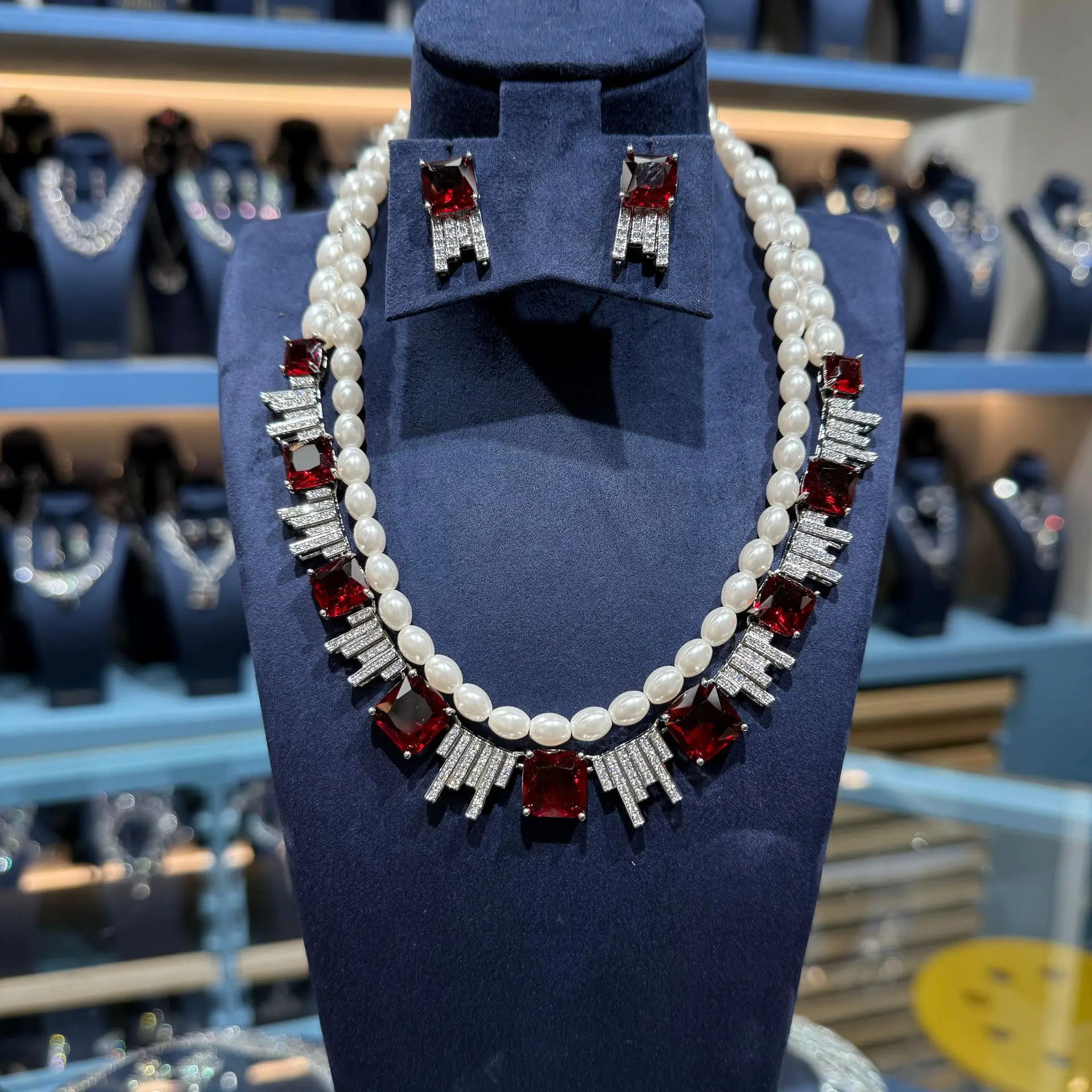 

Medieval necklace geometric artificial pearl double-layer clavicle chain palace style fashionable personality necklace earrings