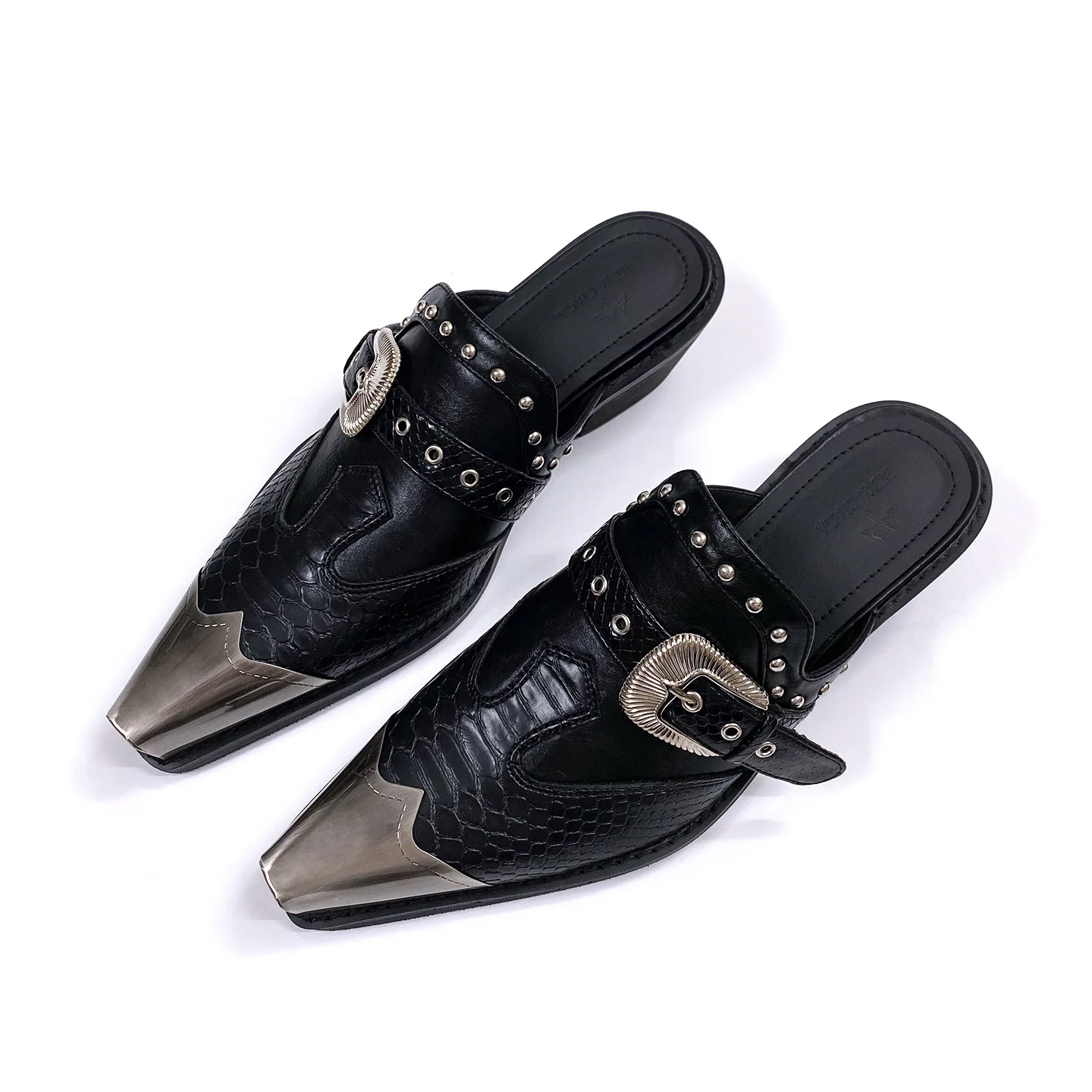 

2026 Niche Design Black Pointed Metal Dark Single Men's Punk Retro Bag Head Thick Heel Muller Shoes Slippers