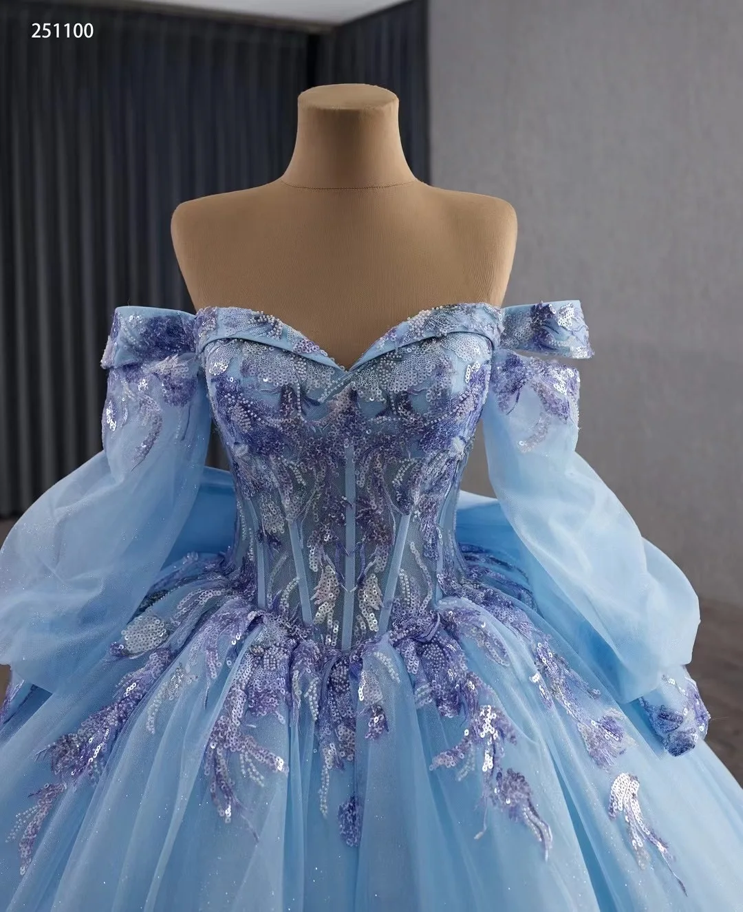 Abiti Quinceanera blu cielo Abito da ballo con spalle scoperte Applicazioni di perline Abiti messicani dolci 16 15 Anos personalizzati