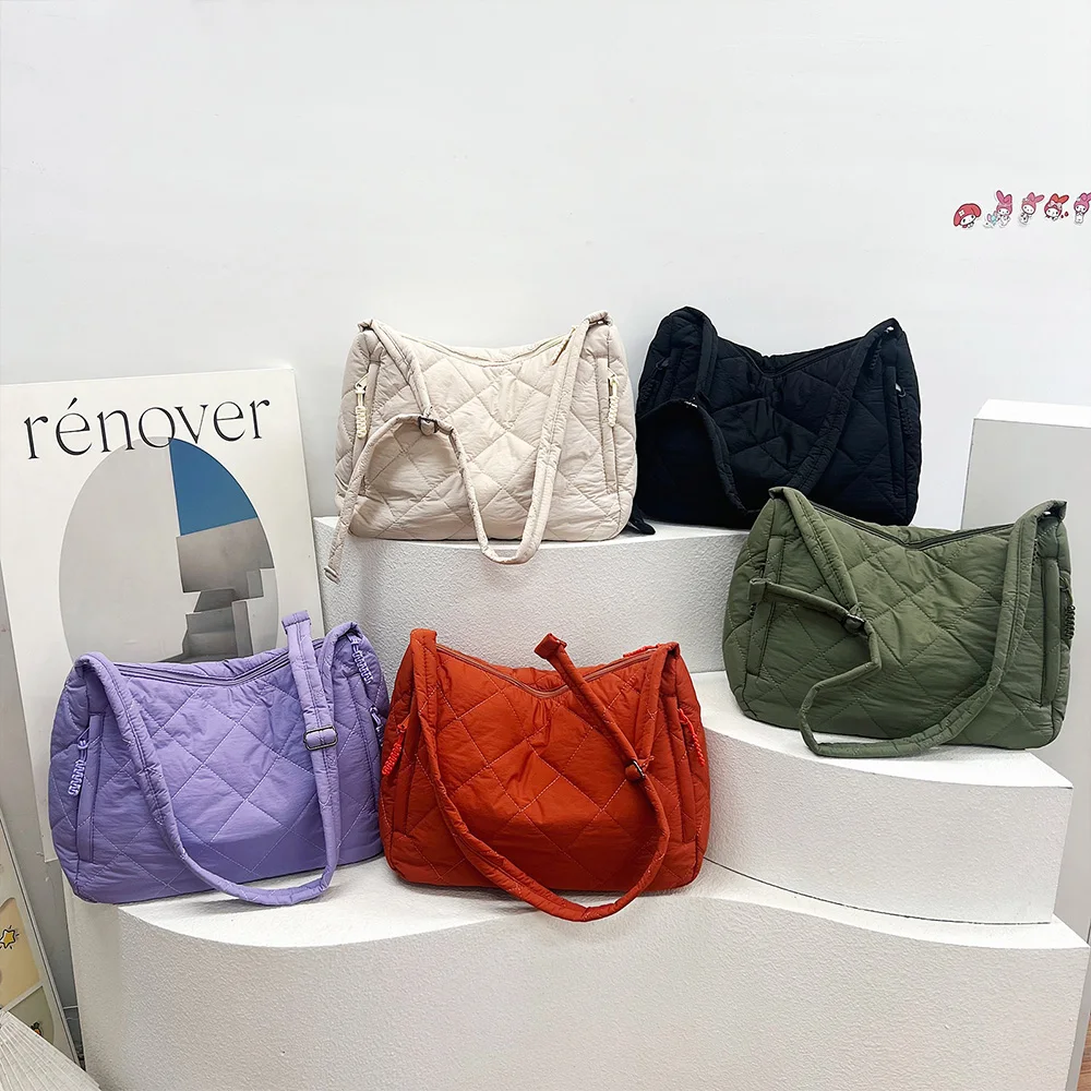 Quilted Large Capacity Single Shoulder Crossbody Bag Women's New Cotton Bag Casual Lightweight New Pleated Fashion Commuter Tote image 3
