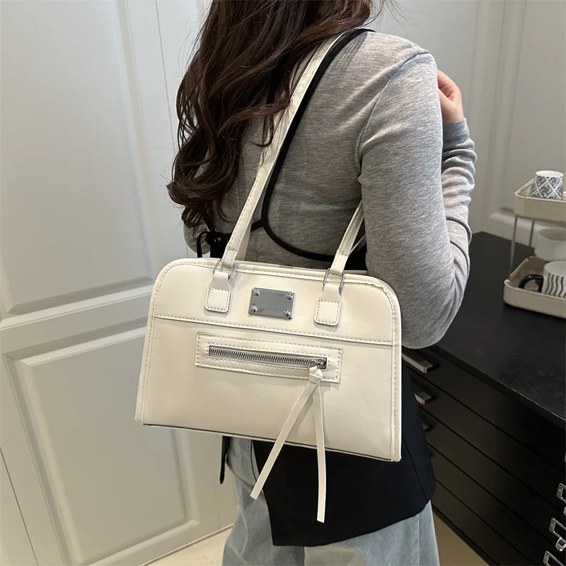 High-End Ladies Tote Bag Made of Premium Leather Featuring High-End Paris Elegant Vintage Look