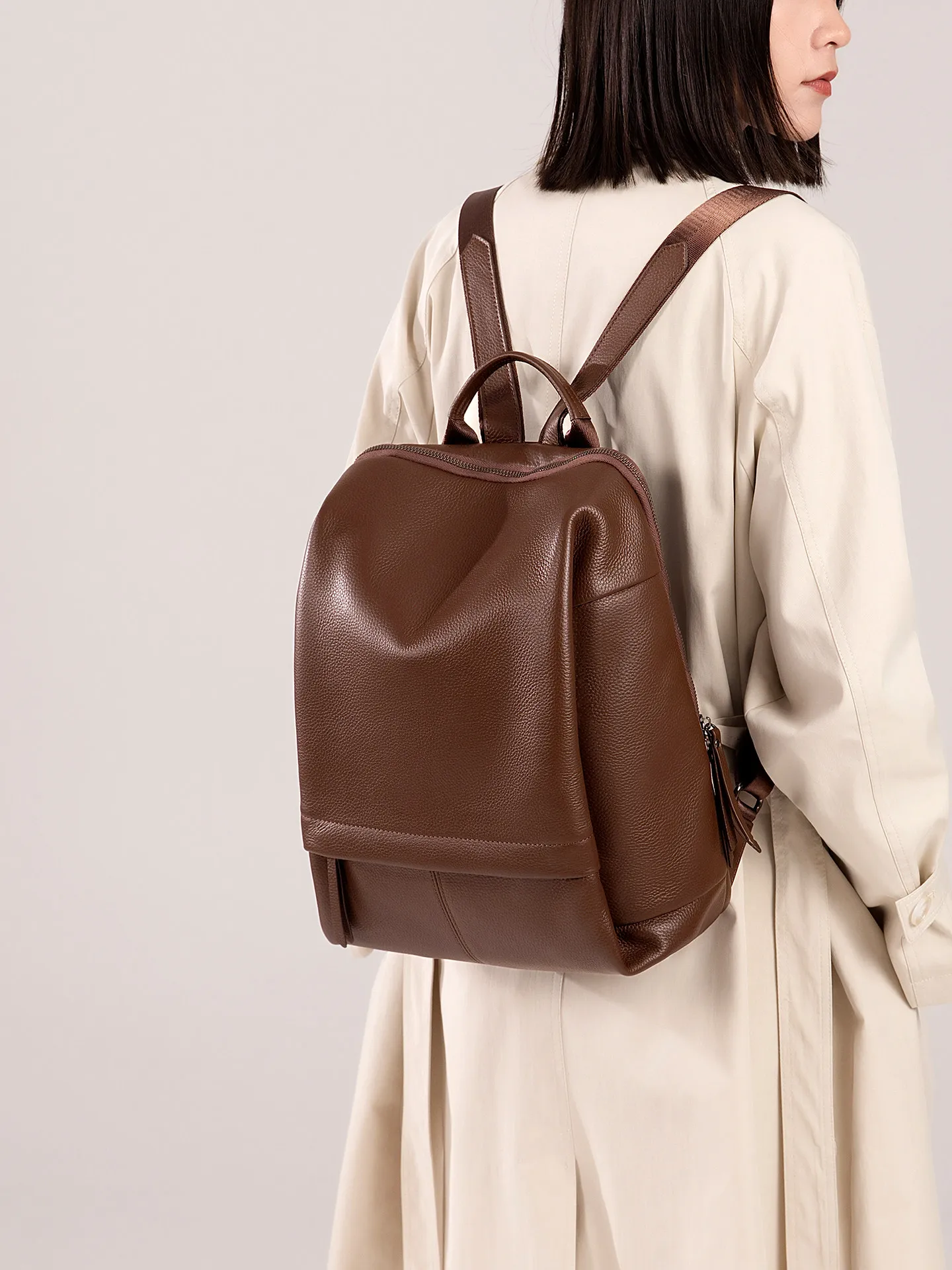 Leather Backpack Women's 2026 New Fashion All-Match Commuter Backpack Large Capacity First Layer Cowhide