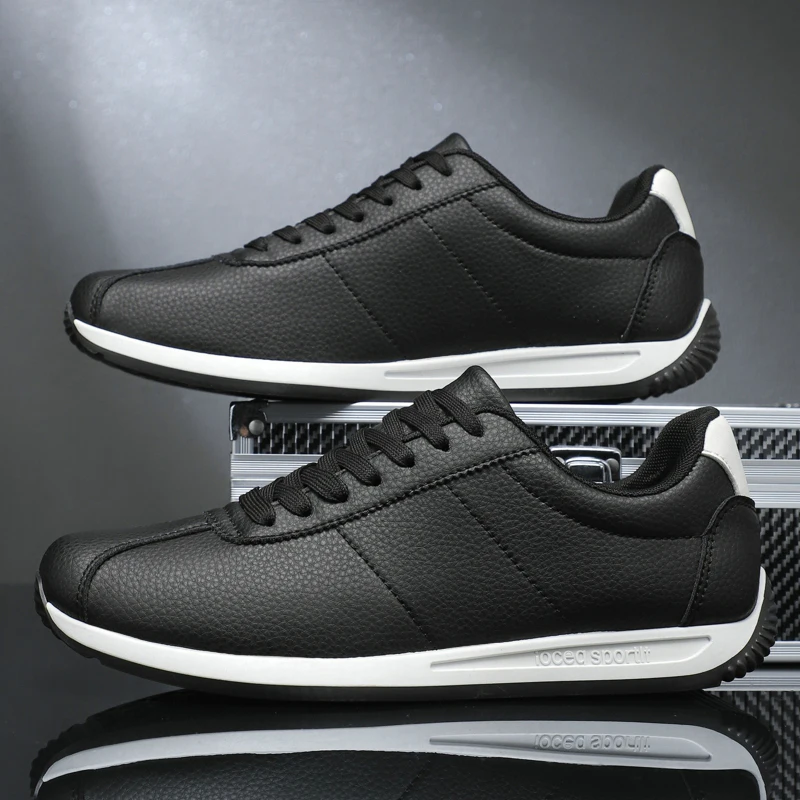 أحذية رجالي خريفية جديدة كلاسيكية من الجلد مصممة أحذية رياضية مسطحة نعل ناعم أحذية مشي كاجوال بسيطة للرجال