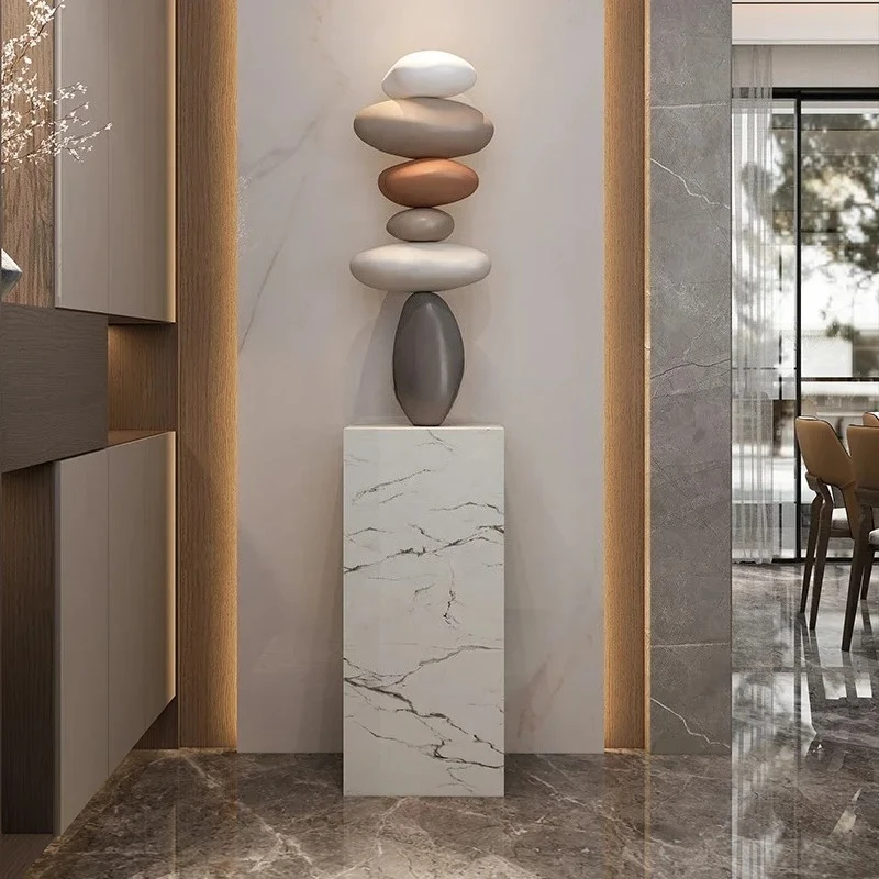 

large floor-to-ceiling ornaments, living room entrance decoration, large sculpture at the entrance of high-end companies