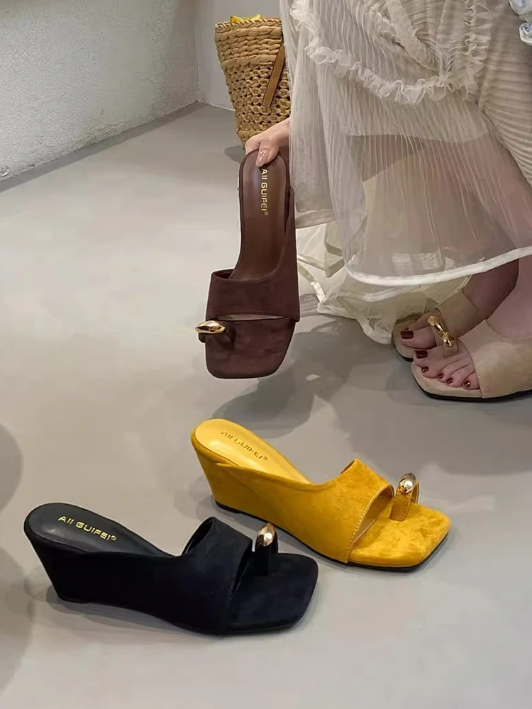 Elevated Summer Lazy Style Metal Buckle Toe Cover Slippers Women Outdoor Wear Square Head Slope Heel Velvet Surface Open Toe ...