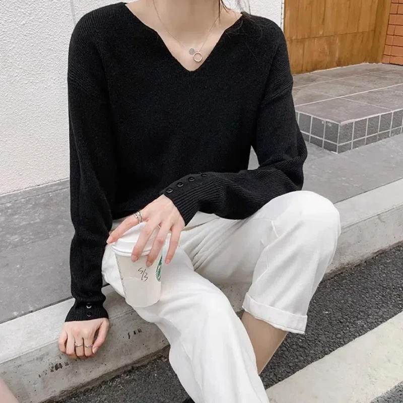 Korean Loose Sweater for Women Autumn and Winter 2024 New Style with Belly Covering V-neck Knit Bottom French Long Sleeves Top