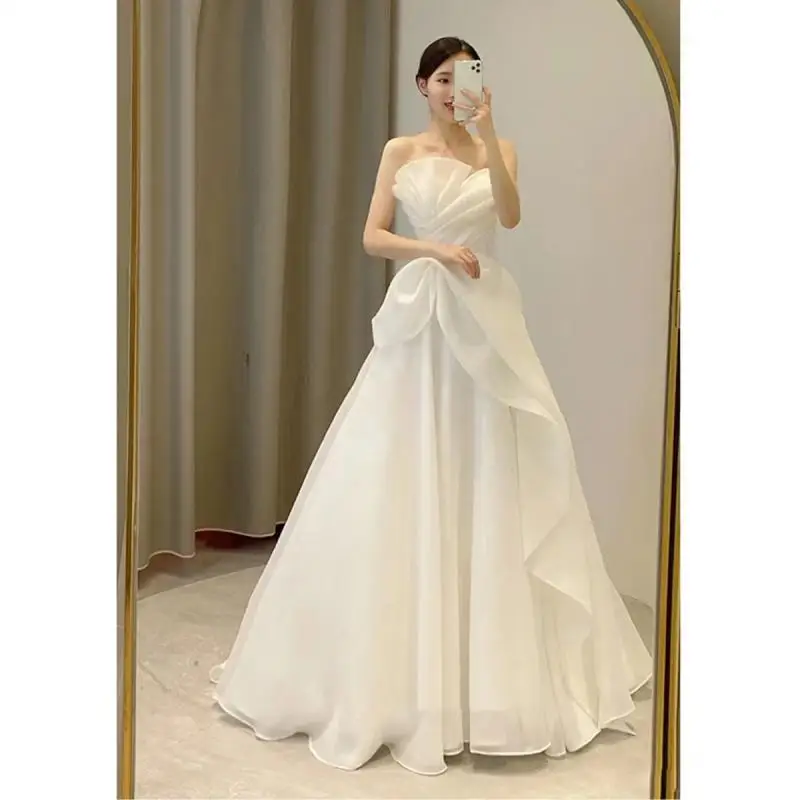 

Легкое свадебное платье без бретелек, бронирование невесты, свадебный банкет, простое хозяйство, церемония совершеннолетия, маленький хвост по индивидуальному заказу