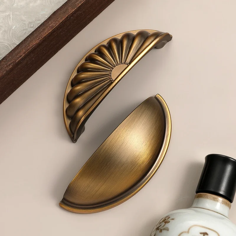 Antique Shell Shape Kitchen Accessories Wardrobe Closet Door Pulls Bedside Table Pull Furniture Handle Kitchen Cabinet Handles