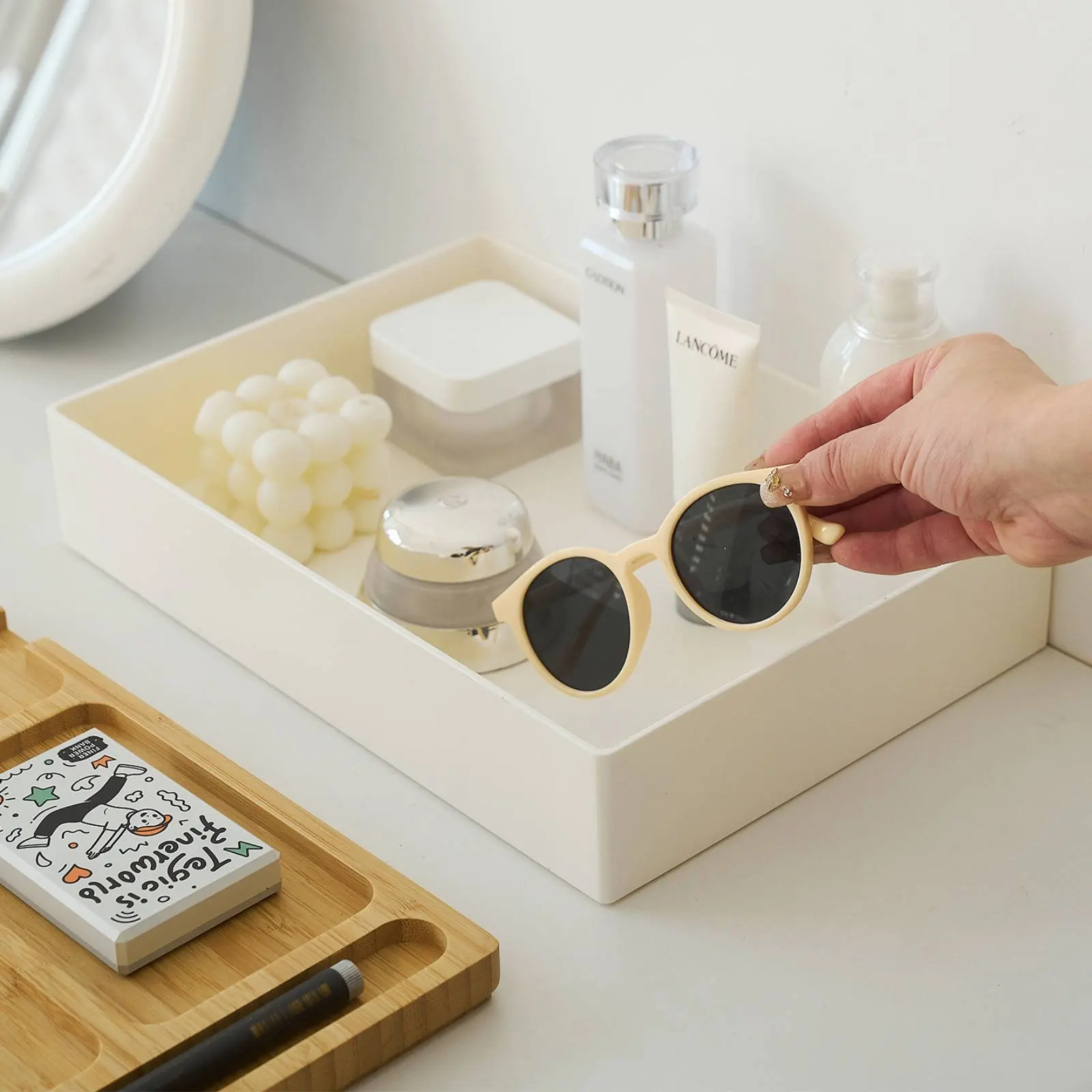 Phone Charging Station Organizer Modern Minimalist Bamboo Top Organizer Box Multi-Compartment Desk Organizer Detachable Design
