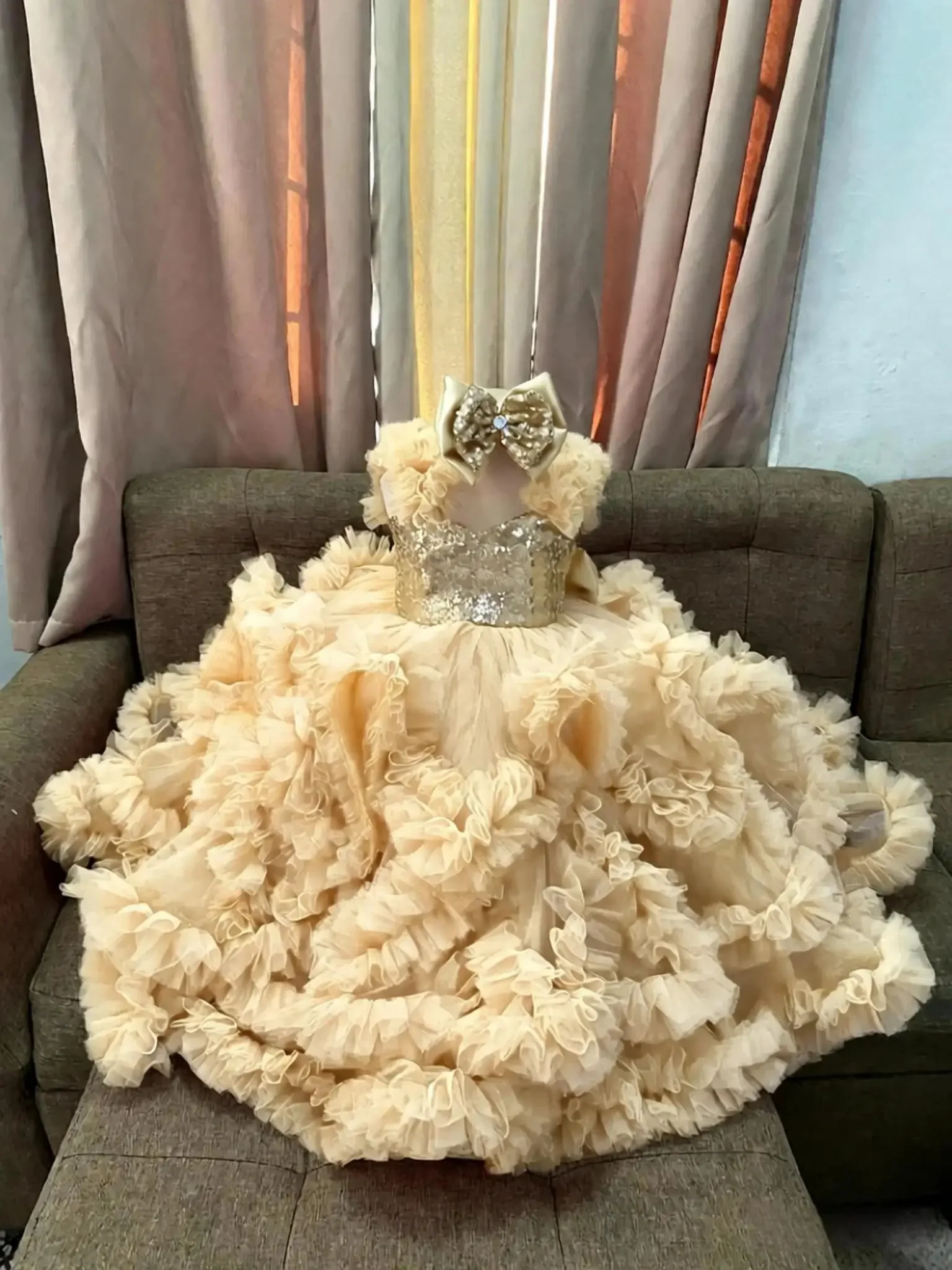 Luxury Flower Girl Dress For Wedding Sleeveless Sequins Ruffles Floor Lenght Kids Birthday Gowns Princess Dress Custom