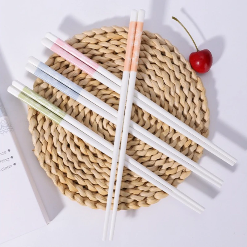 Ceramic Chopsticks Household Kitchen Small and Fresh Tableware High Temperature Resistance Creative Meal Splitting Chopsticks