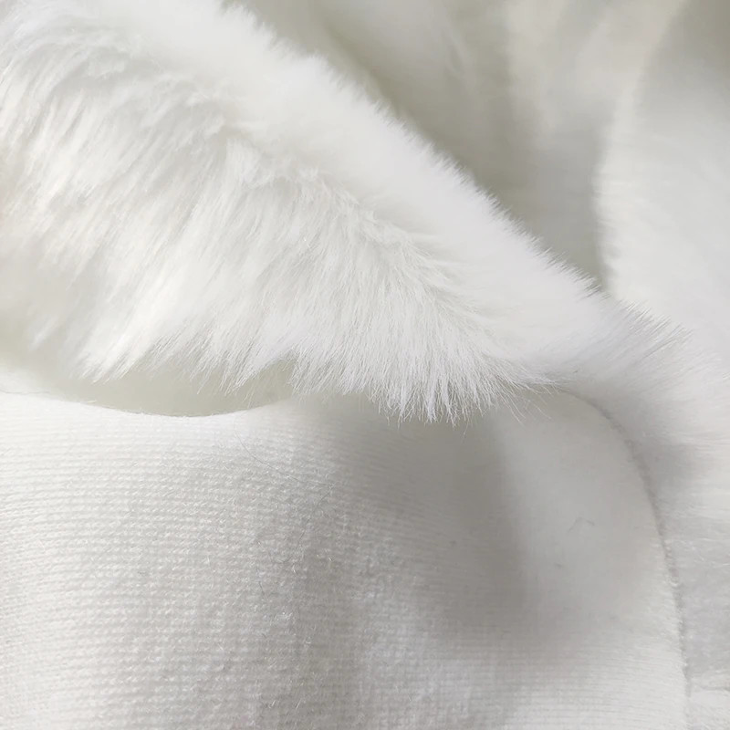 Pre-Cut Snow White Faux Fur 40x50CM- Ideal for DIY Crafts, Clothing, Home Decor & Photography Backdrops