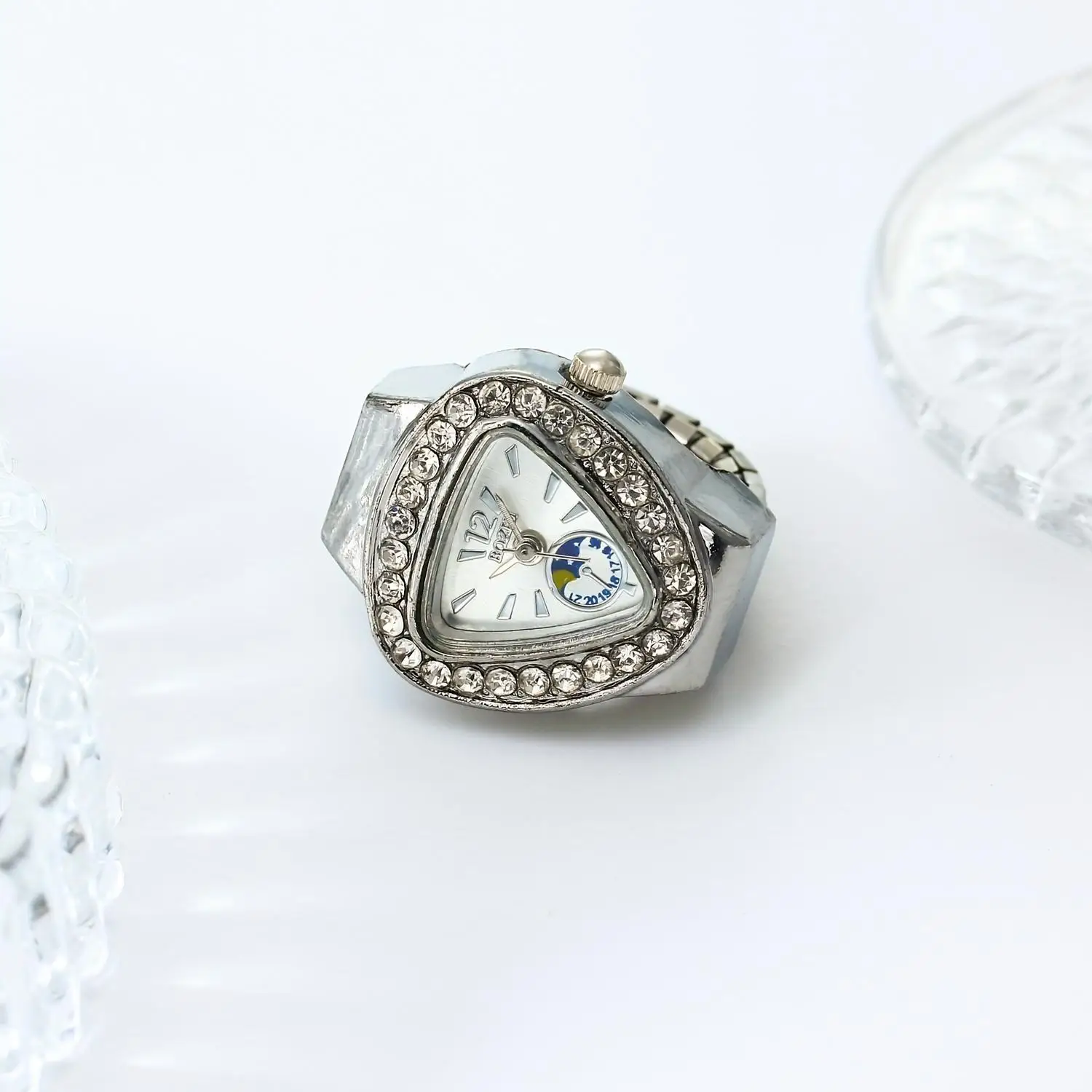 1 قطعة ساعة حلقة مثلث جديد ريترو ساعة الجيب موضة الاتجاه البسيطة فنجر ساعة حلقة ساعة حقيقية يمكن رؤية الوقت