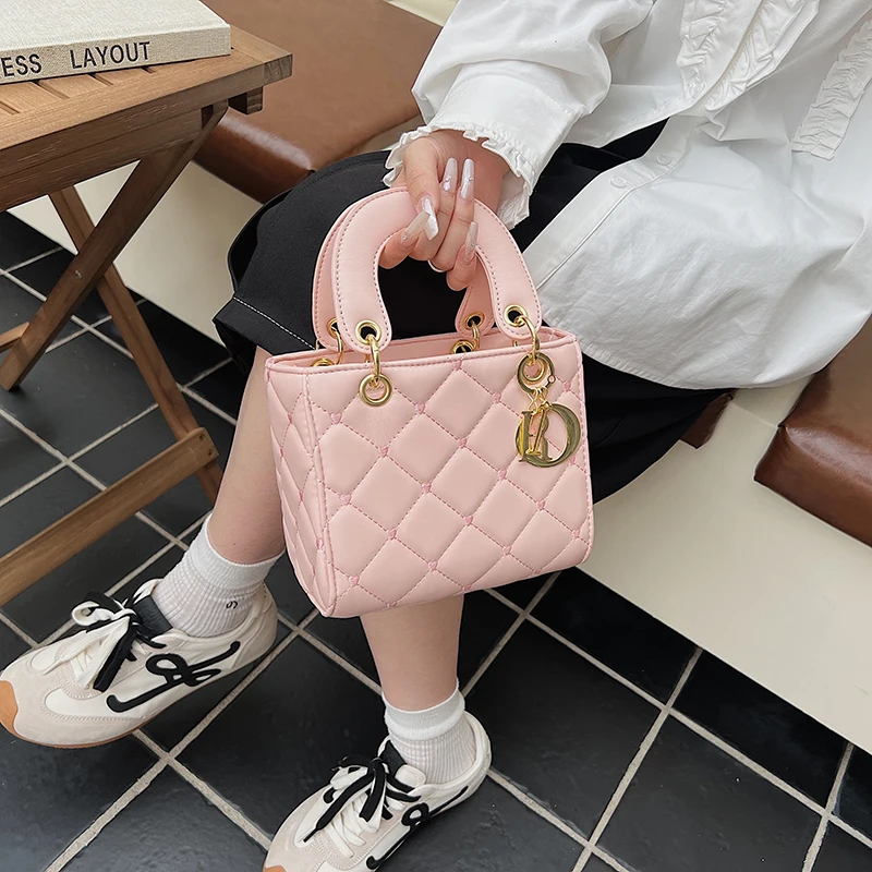 

Premium Classic Elegant Leather Messenger Bag for Women By Famous Designer, Ladies Handbags Shoulder Bag Popular