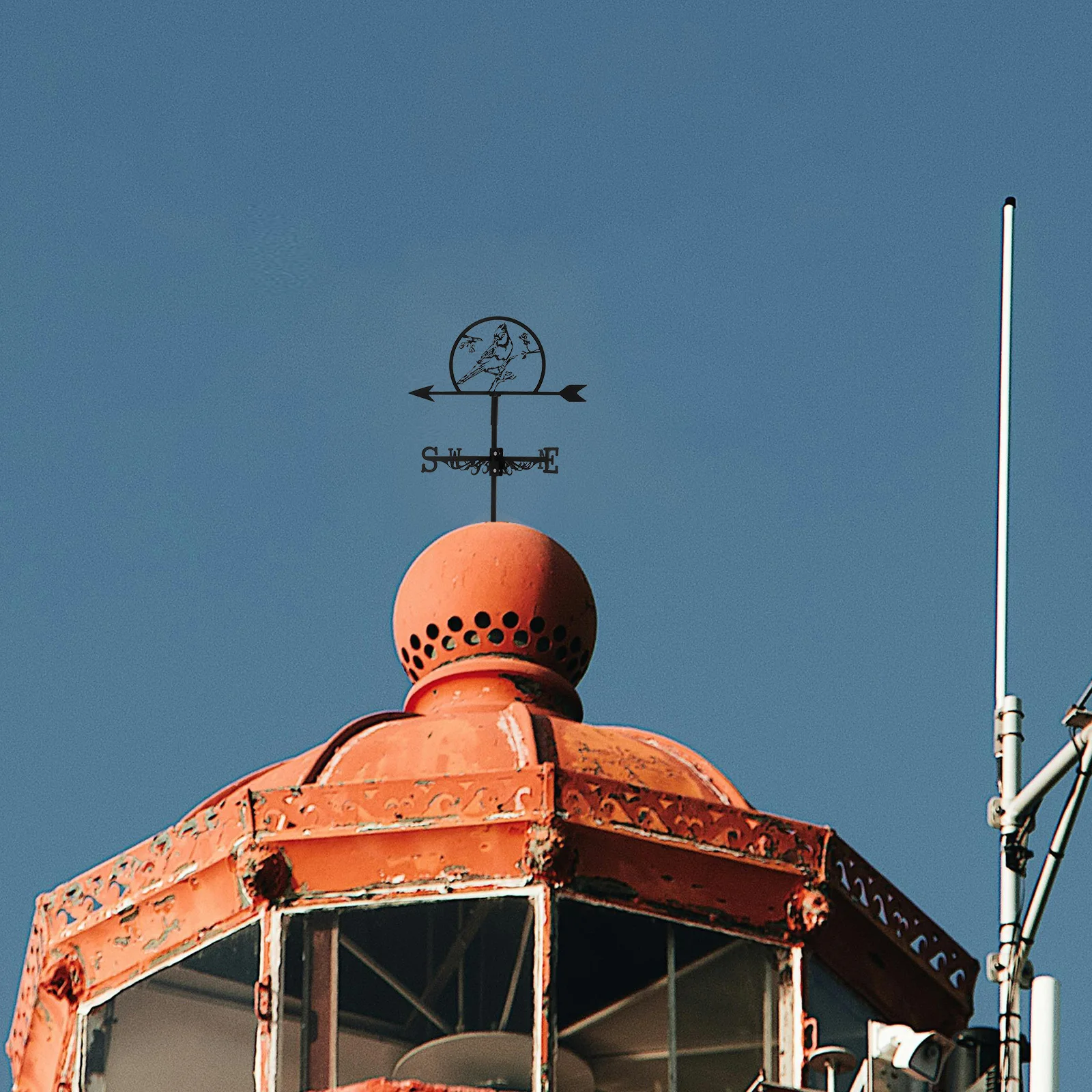 ريشة الرياح الحديدية في الهواء الطلق ريشة الطقس الزخرفية لحديقة ساحة سقف الديكور مؤشر الاتجاه المعدني إدراج الأرض #1