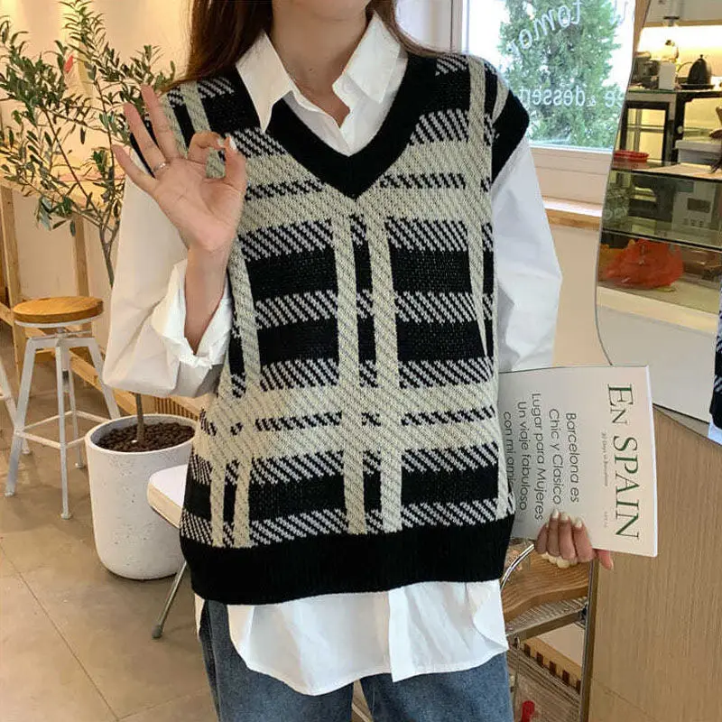 V-neck French female knitted pullover with women top sleeveless for autumn winter loose vintage sweater vest