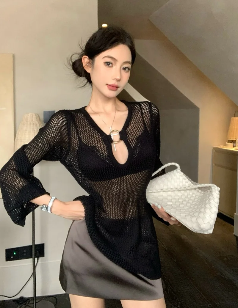 UMI MAO V-Neck Hollow Knit Blouse Summer Loose Slimming Flared Sleeve Elegant Socialite Long Sleeve Top Women's Clothing