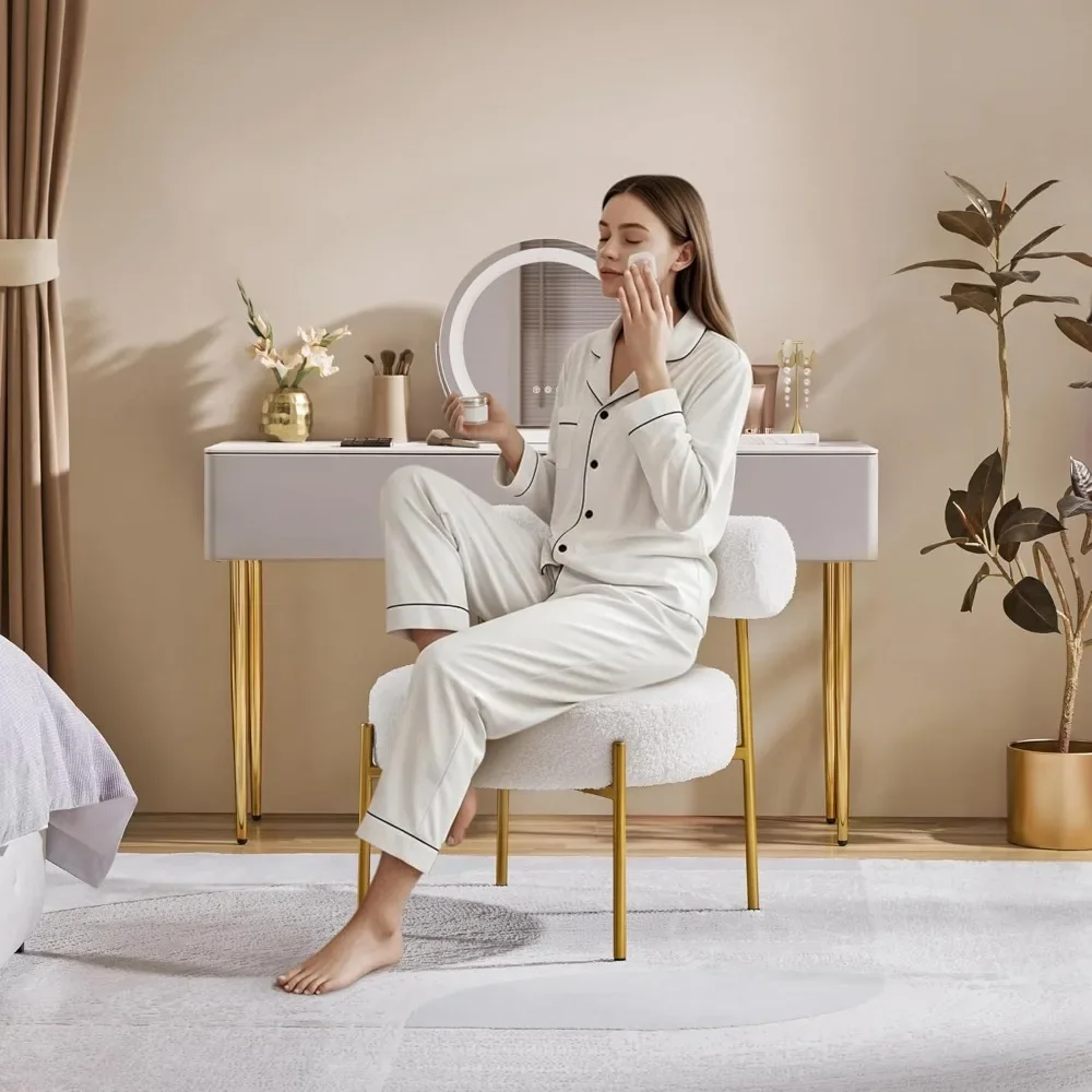 مجموعة كراسي الغرور الحديثة مكونة من كرسيين من القماش Boucle بأرجل معدنية ذهبية لتزيين غرفة المعيشة وغرفة الماكياج