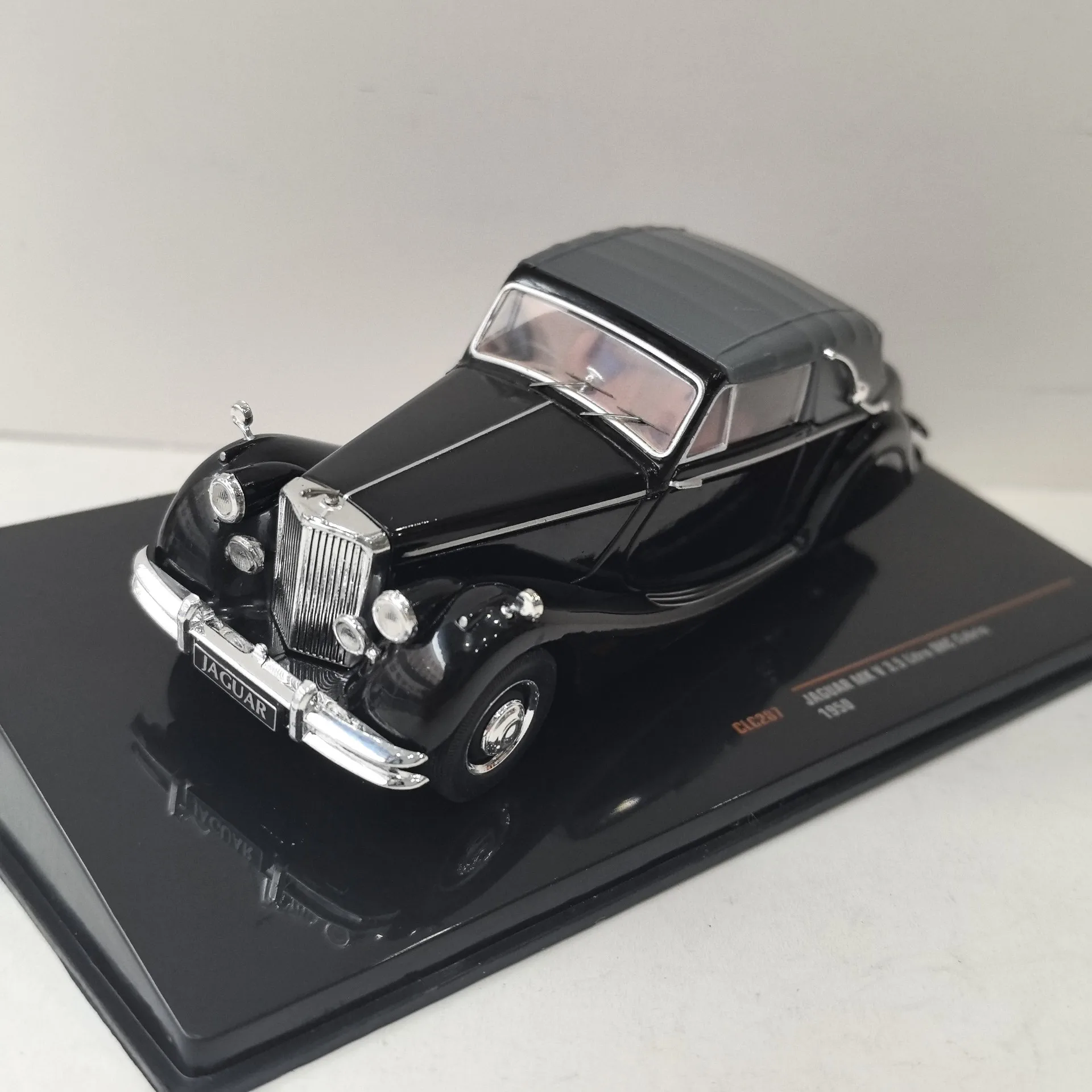 

Diecast IXO 1/43 Scale JAGUAR MK V 3.5 1950 Vintage Car Alloy Car Model Collectible Toy Gift Souvenir Display Ornament