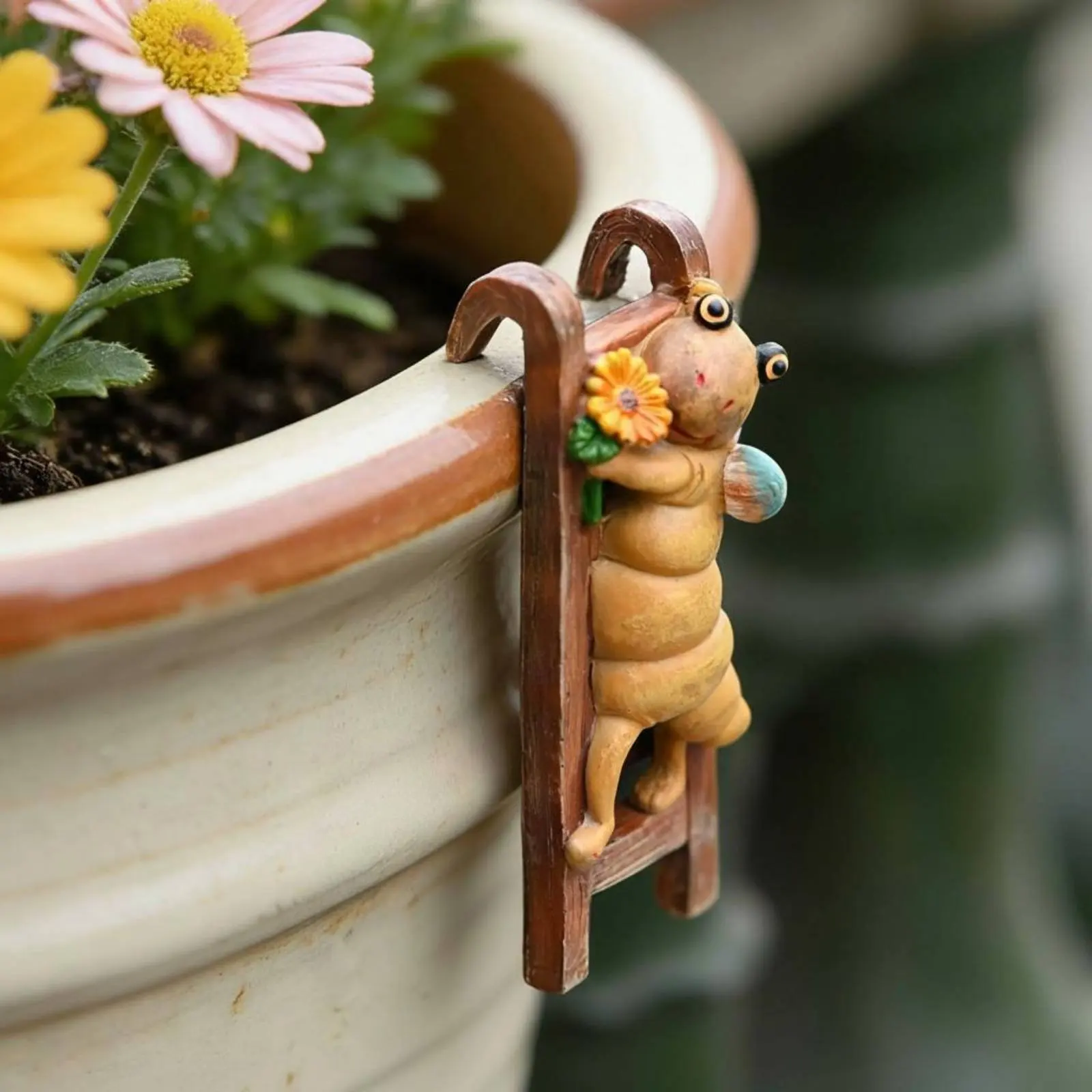 Climbing Creature Pot Hanger Playful & Playful Climbing Creature Statue Resin Pot Climber Weather Resistant for Gardeners