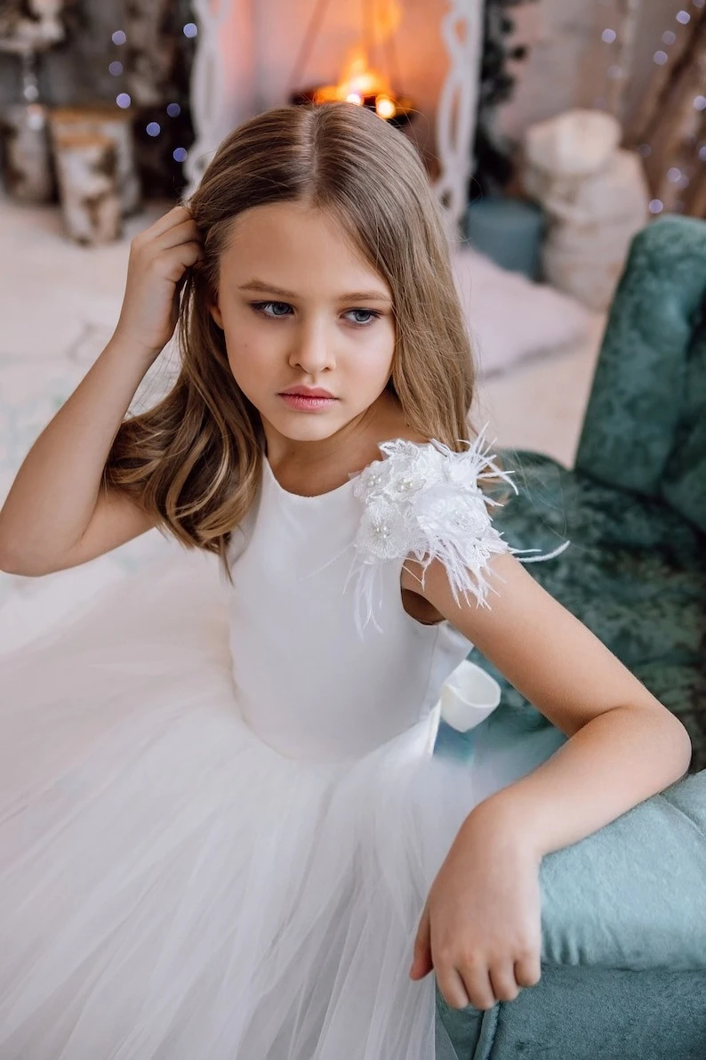 

Satin girl dress Toddler party Ivory Feathers flower girl dress Lace Short Tulle pageant dresses for girls ball princess gown