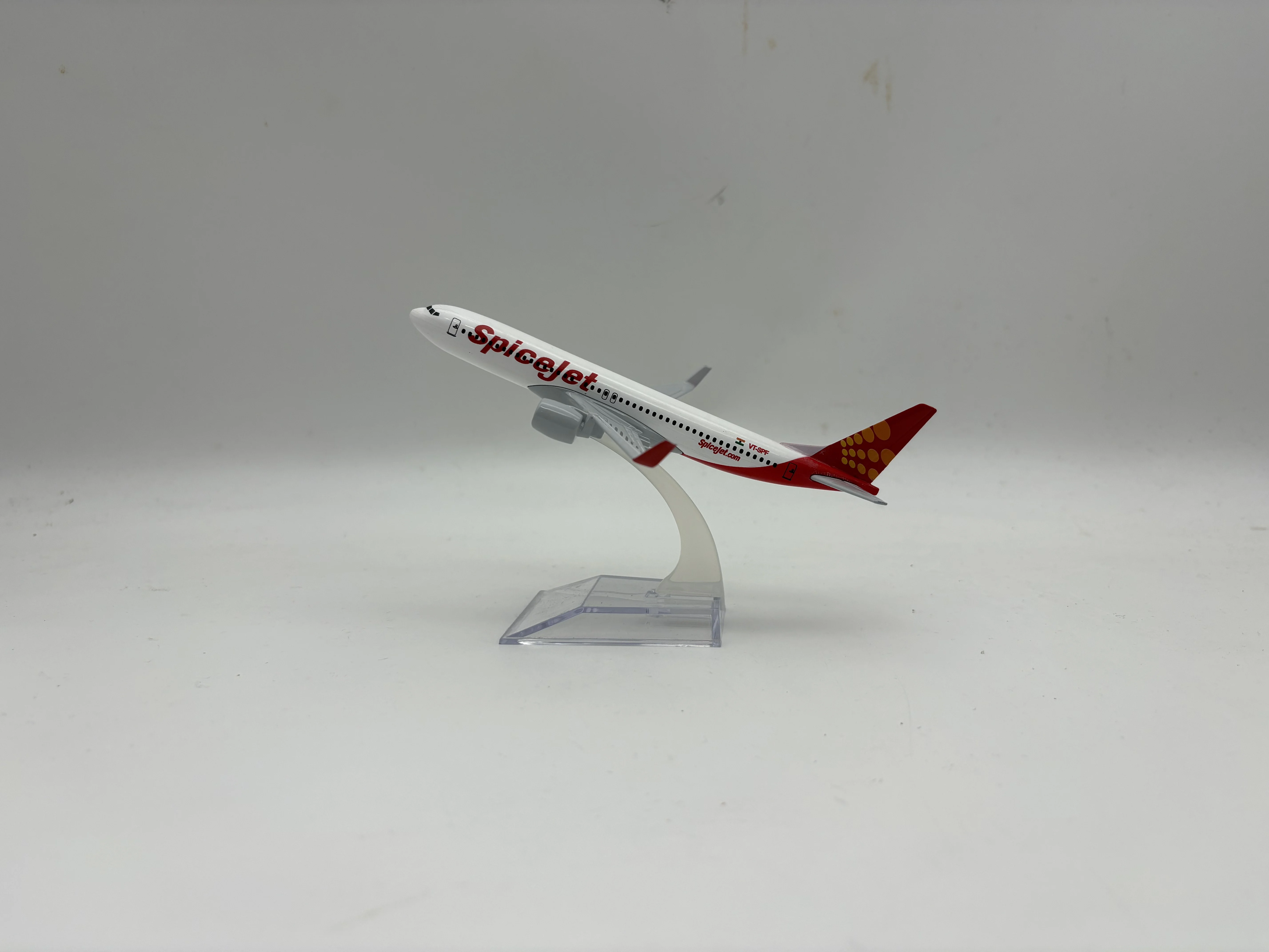 16cm Alloy Aircraft Model B737 SpiceJet Airways Aviation Plane Model Adults Fun Collectible Miniatures Airplane Gift Display view 3