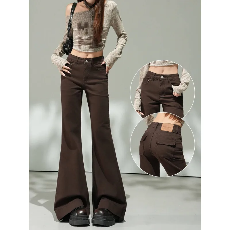 خريف 2025 جينز بيل بوت بلون القهوة للنساء سروال حافر مرن صغير الحجم عالي الخصر من القطن بسحاب
