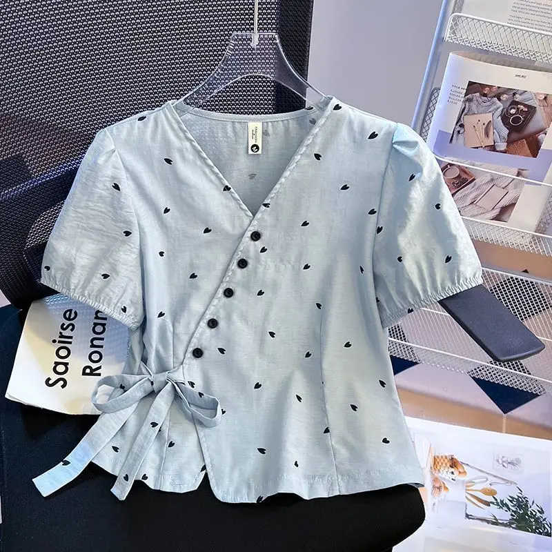 

Женская одежда: Корейская блузка с принтом и шнуровкой, молодежная, с коротким рукавом, V-образным вырезом, асимметричная, в горошек, модная рубашка, повседневный милый летний топ