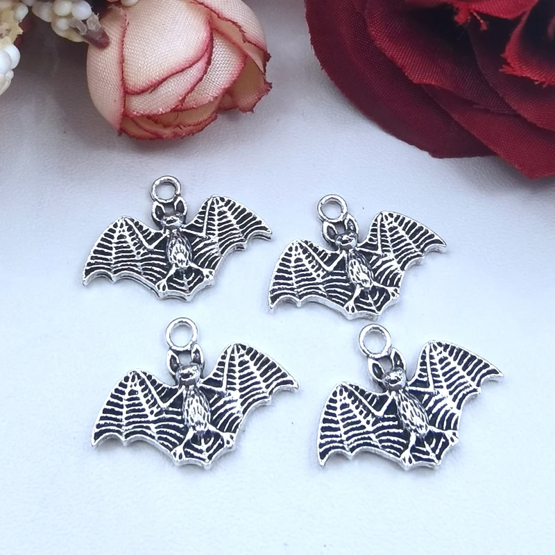 10pcs Creepy Realistic Vampire Bat Charm Cute Bat Charms for Jewelry Making DIY Bracelets Necklaces Crafts Accessory