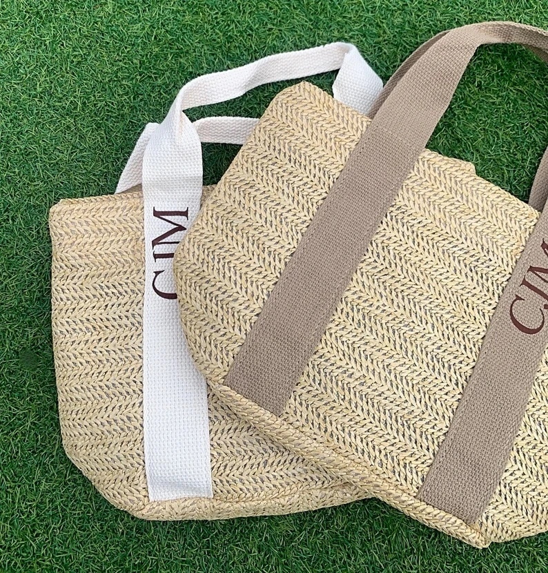 Borsa Tote in paglia da donna personalizzata borsa da spiaggia estiva personalizzata nome personalizzato regali da damigella d'onore borse per la spesa in paglia regalo di nozze