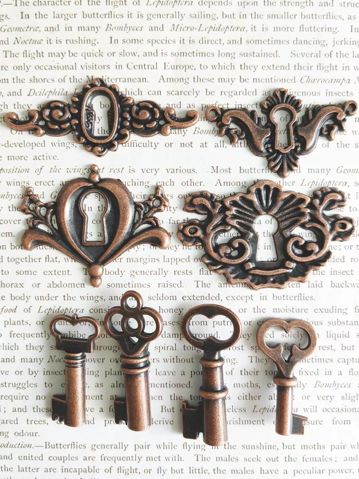 [MET015] Keys and Keyholes Retro Metal Accessories   Junk Journal Scrapbook