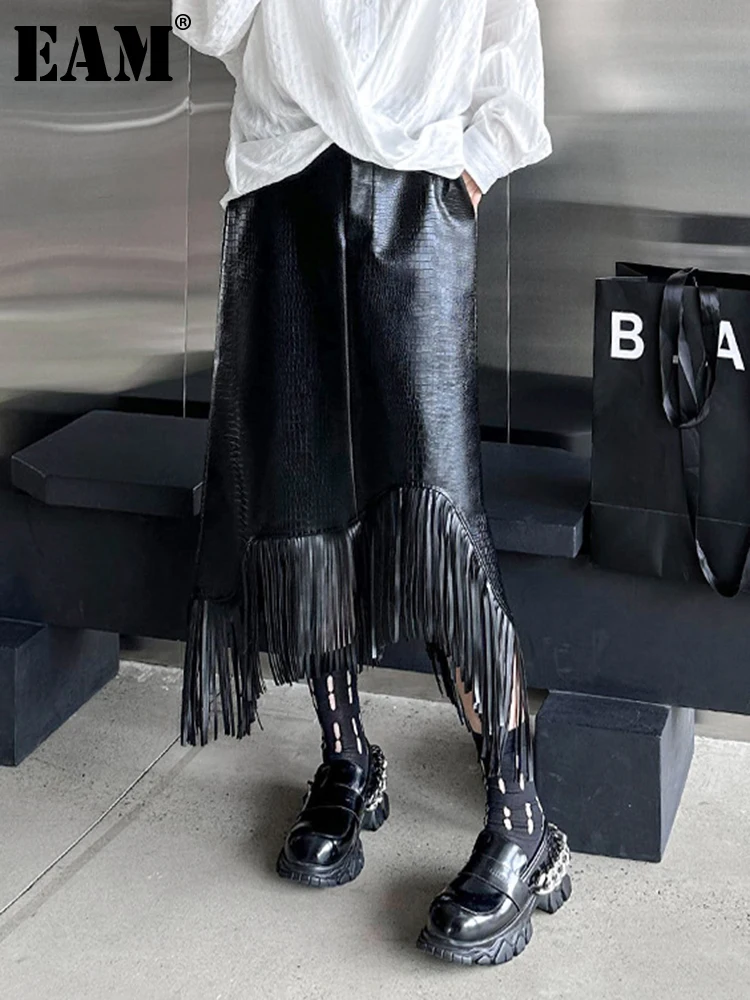 

[EAM] High Elastic Waist Black Pu Leather Tassels Irregular Half-body Skirt Women Fashion Tide New Spring Autumn 2024 1DH1208