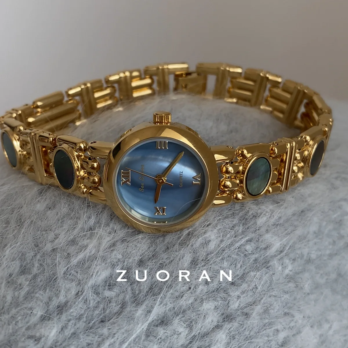 

Elegant women's wristwatch, round dial, romantic and stylish, versatile women's watch, women's stainless steel wristwatch.