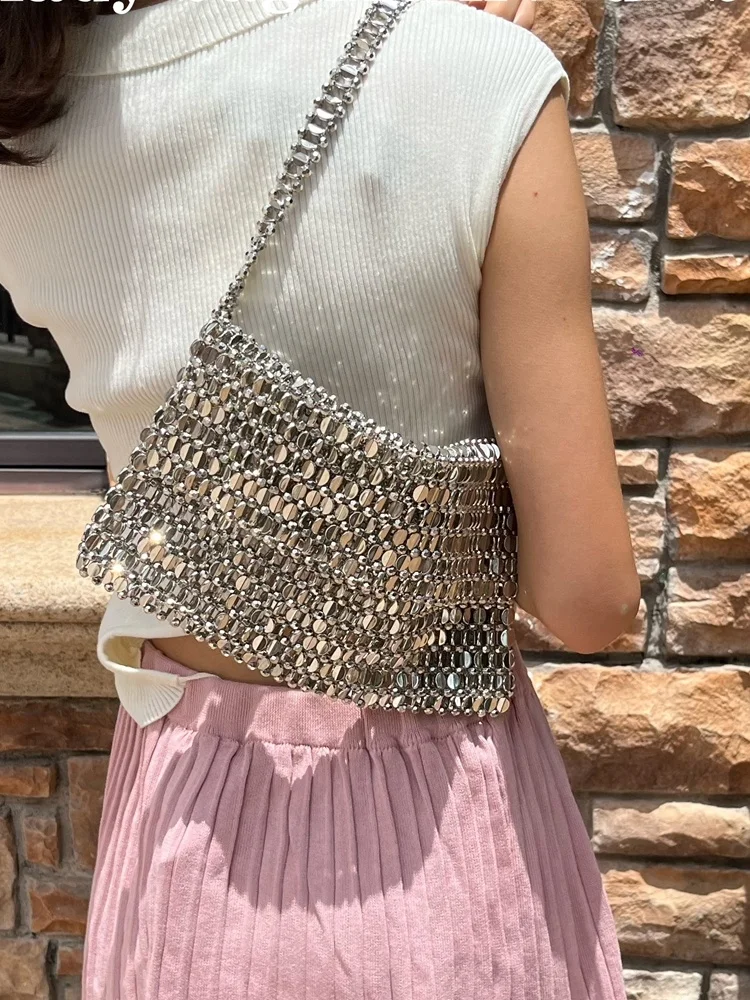 

2024 New Retro Handmade Metal iny Silver Bead Pearl Sequin Underarm Handbag Small Square Bag Sweet Lady Sle Casual Leisure