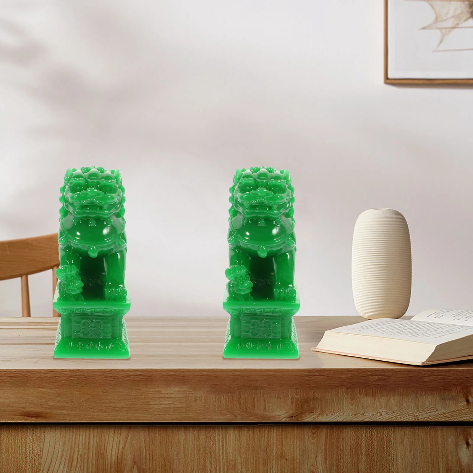 

1Pair Resin Lion Decoration Unique Design Lion Shape Desktop Adornment Wonderful Gift for Loved Ones Tabletop Adorns