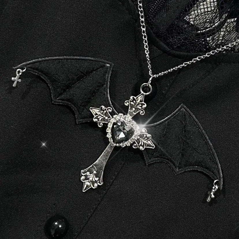 Vintage Fashion Personality Gothic Devil Batwing Men\'s Cross Love Pendant Banquet Jewelry Accessories Gift