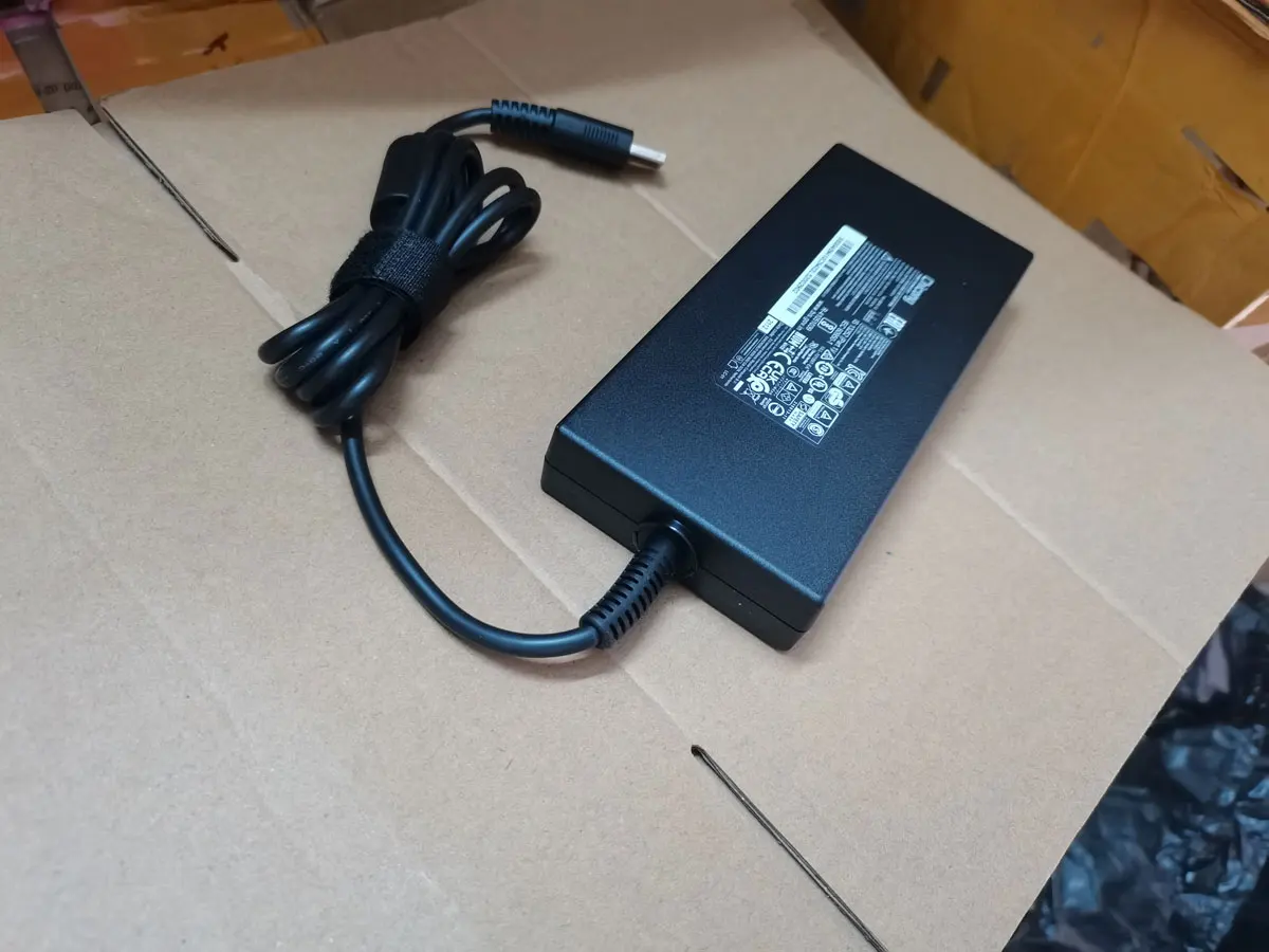 NEUE OEM Schlank Chicony 20V 12A 240W AC Adapter A20-240P2A Für MSI GS77 Stealth i9-12900H RTX3080Ti Laptop Original puryuan Ladegerät