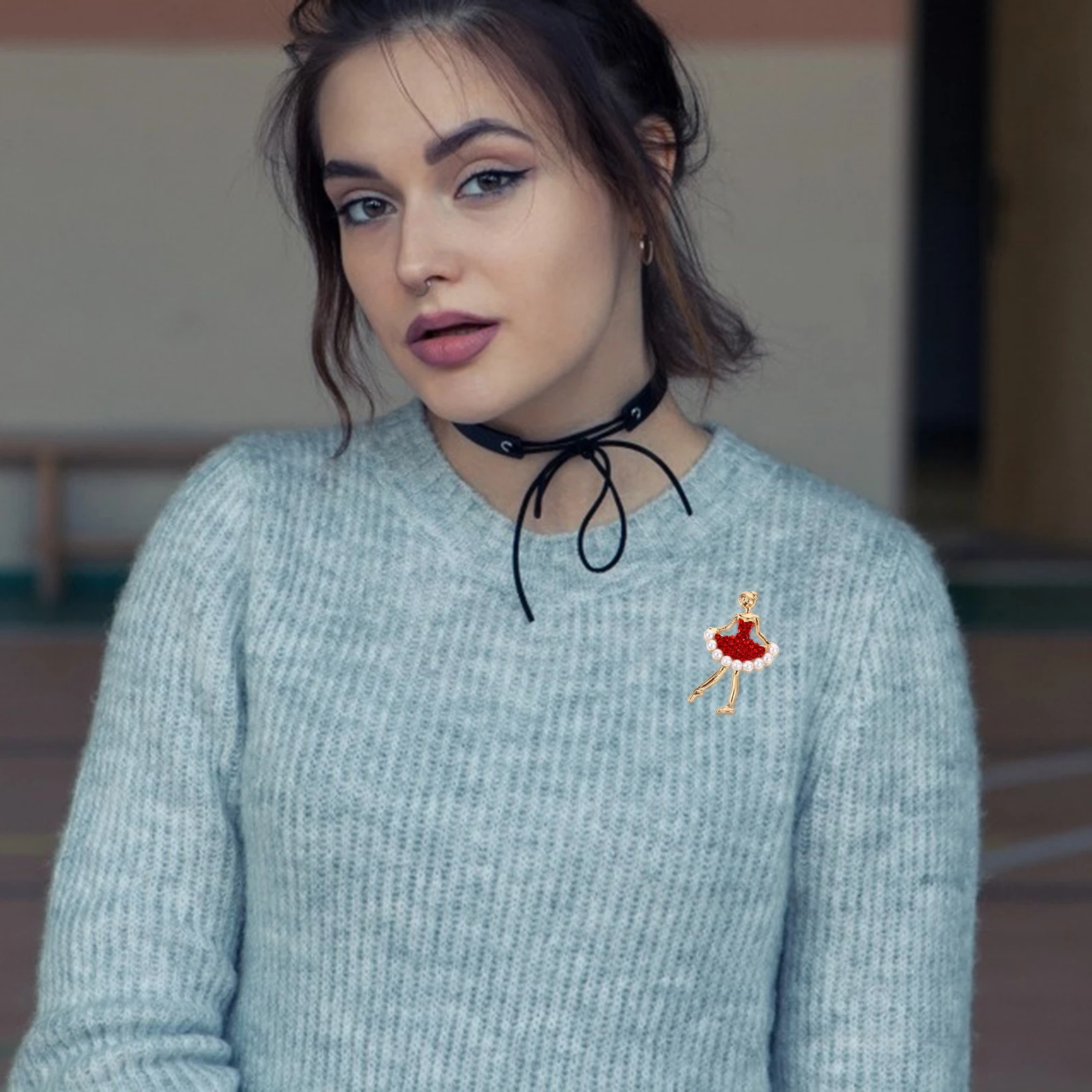 1Pc Refined Ballet Girl Shaped Brooch Zinc Alloy Dancer Button Sophisticated Hat Embellishment