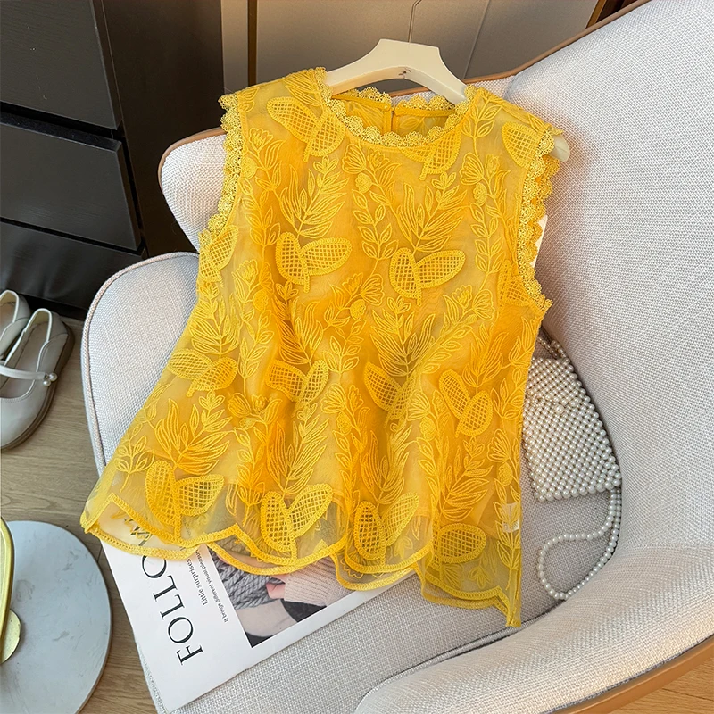 

Clothland Women Sweet Lace Embroidery Blouse O Neck Sleeveless Hollow Out Shirt Female Vintage Chic Tops Blusa WA336