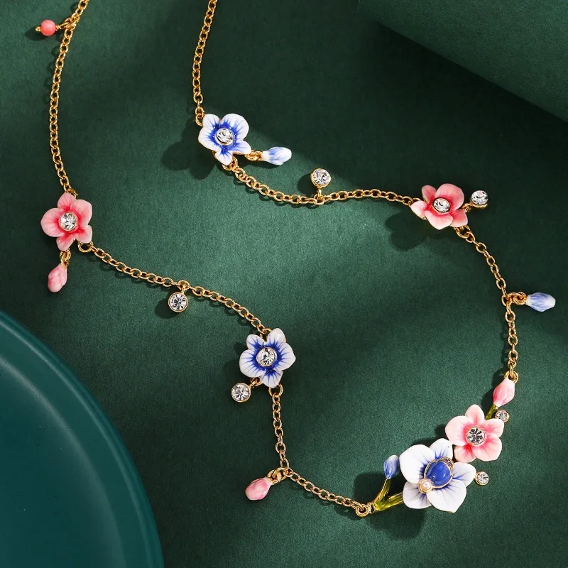 

Bohemia Fashion Enamel Inlaid Gemstone Pink Blue Two-color Orchid Necklace Bud Tassel Clavicle Chain Jewelry for Women Female
