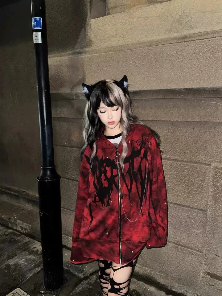 خطابات الطباعة Vintage معطف القوطية المرأة سلاسل معدنية الأحمر الشرير ثقافة فرعية البلوز مقنعين سترة معطف خارجي فضفاض