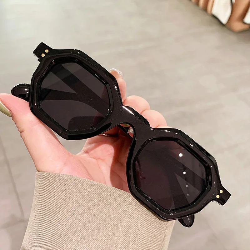 

SO&EI Fashion Polygon Small Square Women Punk Sunglasses Retro Rivets Men Trending Sun Glasses Shades UV400