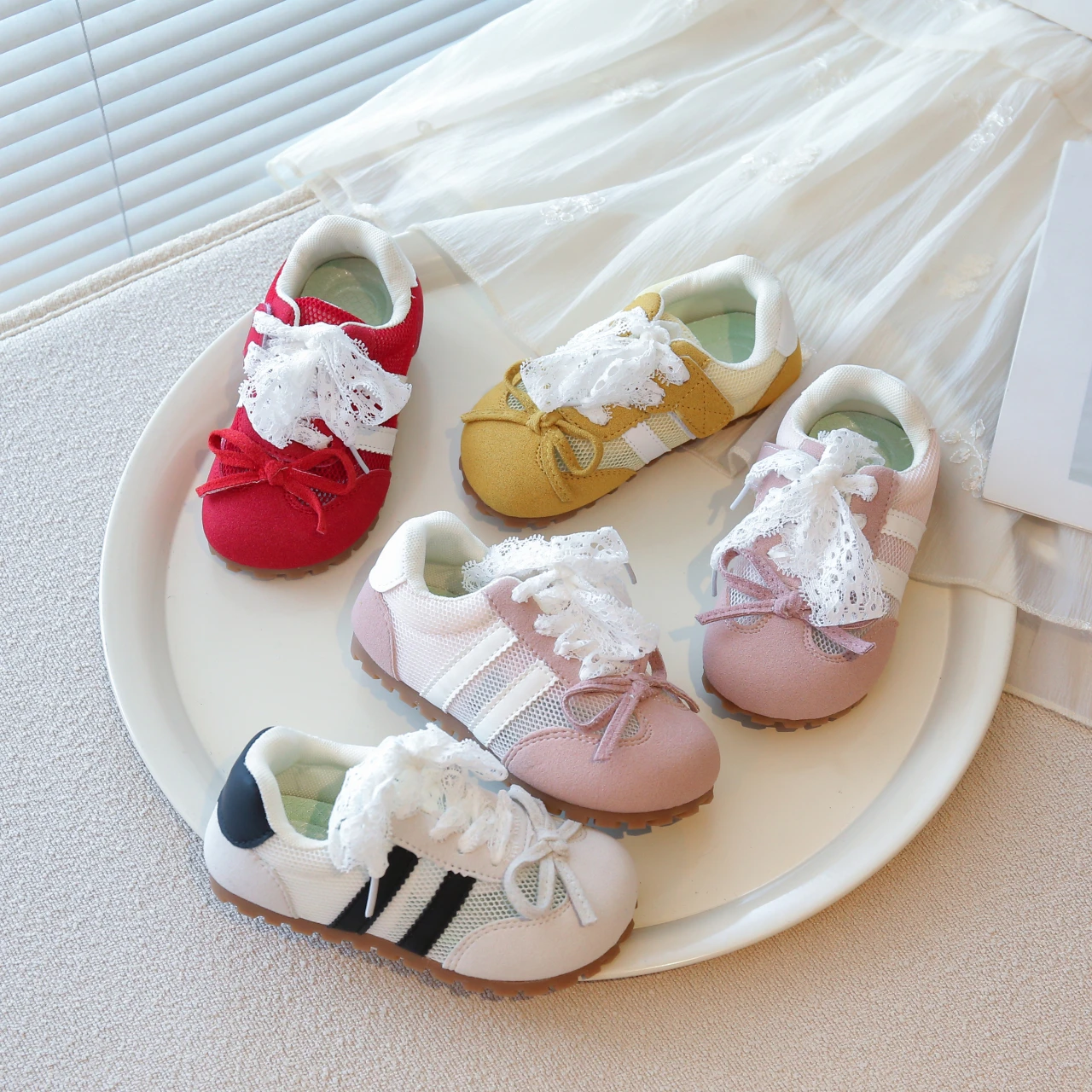 

Children Casual Shoes for Girls 2025 Summer New Fashion Korean Style Soft Sole Anti-slippery Flat Chic Lace Bowtie Mesh Sneakers