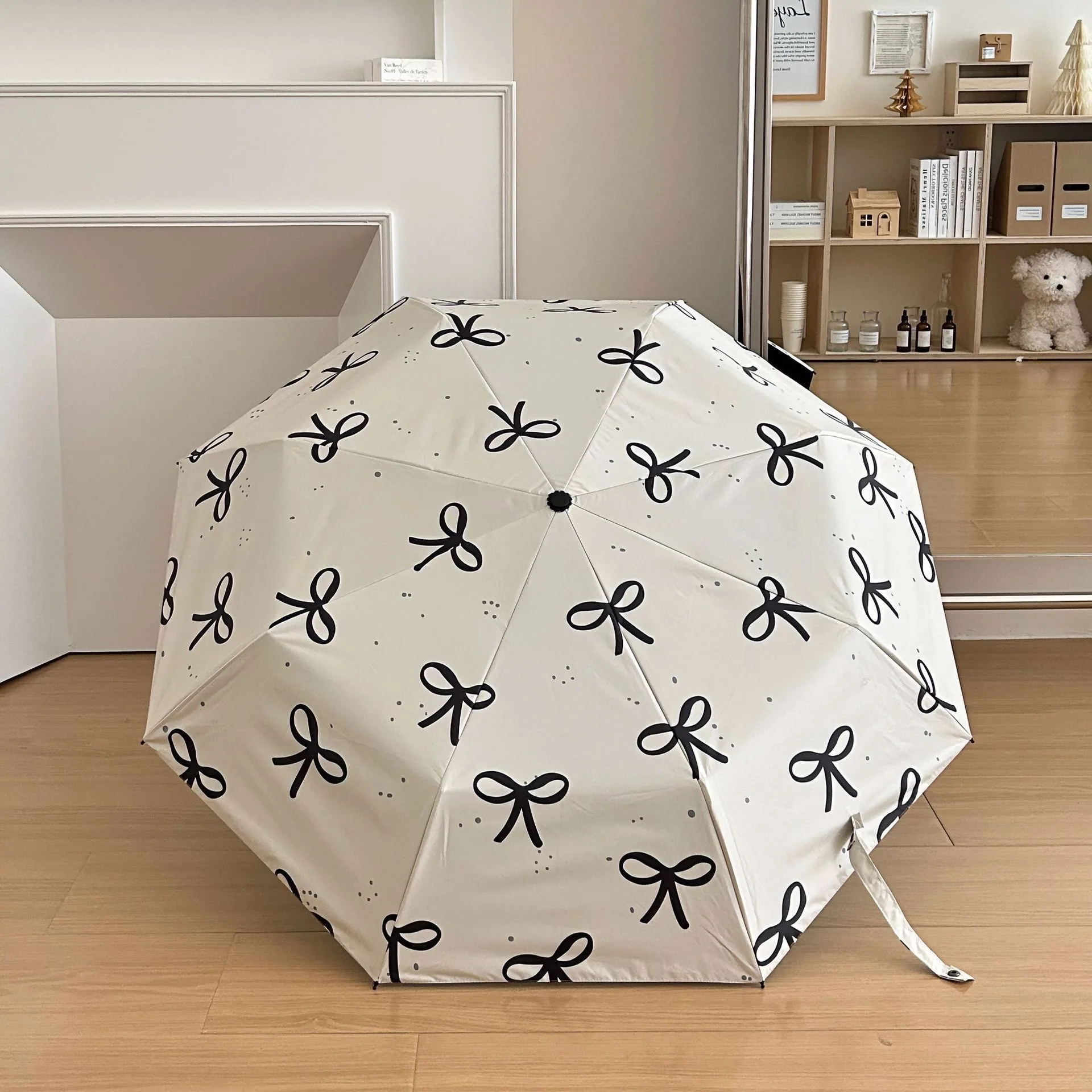 

Bow Shaped Folding Umbrella for Both Rain, Automatic Black Glue Sun Umbrella, UV Resistant, Portable, Compact and Exquisite